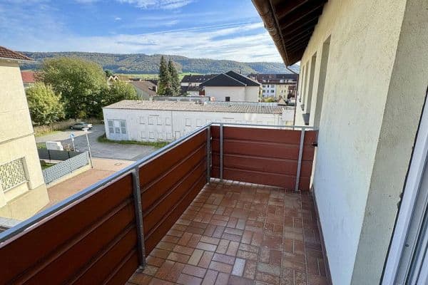 Prenájom bytu 3-izbový 87 m², Oesdorfer Straße 14, Bad Pyrmont Prenájom bytu 3-izbový 87 m², Oesdorfer Straße 14, Bad Pyrmont