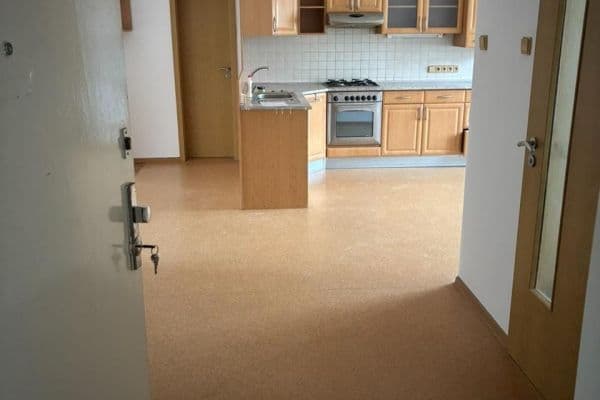 Prenájom bytu 4-izbový 110 m², Sv. Čecha, Jičín Prenájom bytu 4-izbový 110 m², Sv. Čecha, Jičín