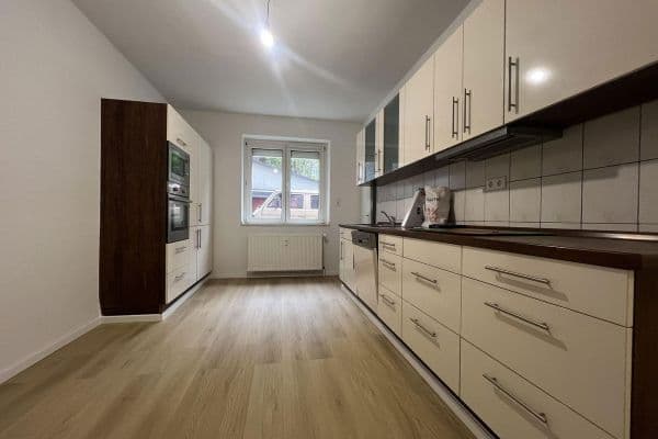 Prenájom bytu 2-izbový 55 m², Essen, Severné Porýnie - Westfálsko Prenájom bytu 2-izbový 55 m², Essen, Severné Porýnie - Westfálsko