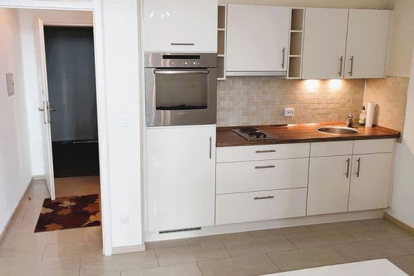 Prenájom bytu 1-izbový 30 m², Rosenbergstraße 44, Heilbronn, Bádensko-Wurttembersko Prenájom bytu 1-izbový 30 m², Rosenbergstraße 44, Heilbronn, Bádensko-Wurttembersko