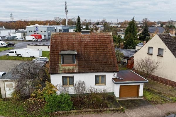 Predaj domu 121 m², pozemek 270 m², Kreuzbergstraße 39, Dessau-Rosslau Predaj domu 121 m², pozemek 270 m², Kreuzbergstraße 39, Dessau-Rosslau