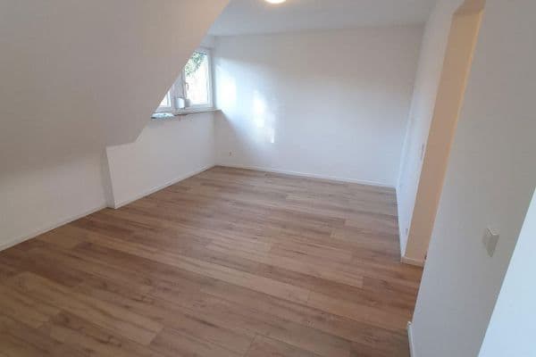 Prenájom bytu 2-izbový 37 m², Krummenackerstraße 69, Esslingen am Neckar Prenájom bytu 2-izbový 37 m², Krummenackerstraße 69, Esslingen am Neckar