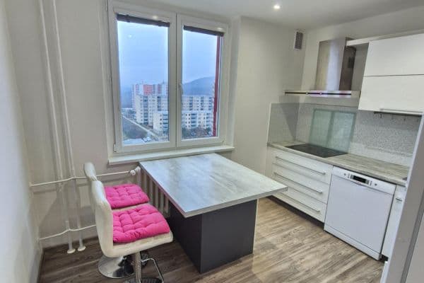 Prenájom bytu 3-izbový 76 m², Bzenecká, Brno Prenájom bytu 3-izbový 76 m², Bzenecká, Brno