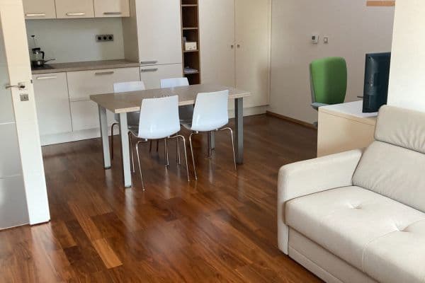 Prenájom bytu 2-izbový 59 m², Jabloňová, Moravany Prenájom bytu 2-izbový 59 m², Jabloňová, Moravany