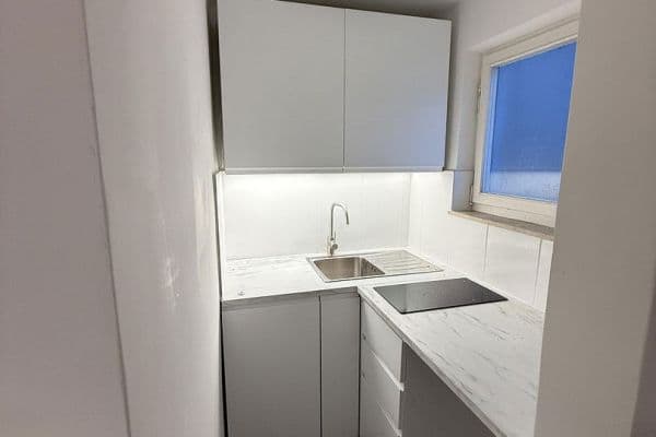 Prenájom bytu 1-izbový 26 m², Mozartstr. 5, Stuttgart Prenájom bytu 1-izbový 26 m², Mozartstr. 5, Stuttgart