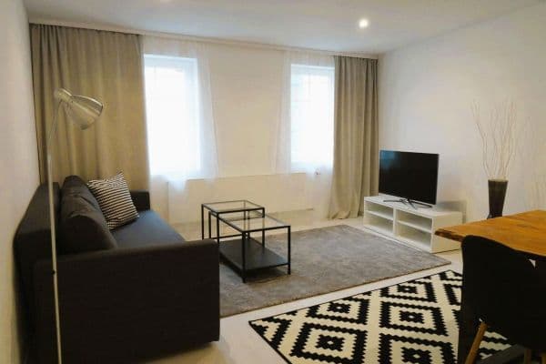 Prenájom bytu 3-izbový 56 m², Stuttgart Prenájom bytu 3-izbový 56 m², Stuttgart