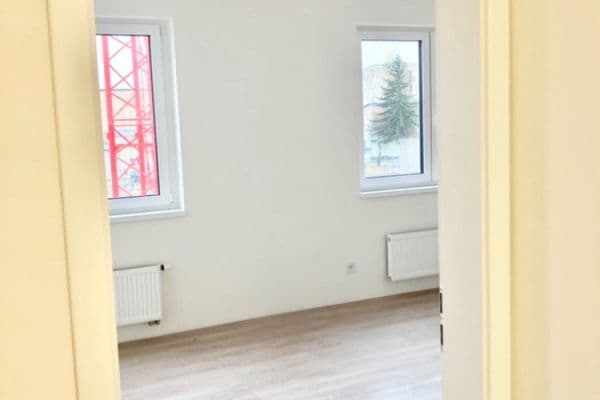 Predaj bytu 2-izbový 45 m², U Továren, Praha Predaj bytu 2-izbový 45 m², U Továren, Praha