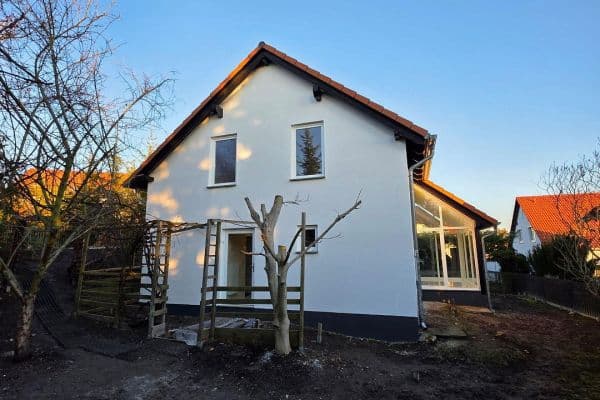 Predaj domu 121 m², pozemek 554 m², Deumener Weg 1, Hohenmölsen, Sasko-Anhaltsko Predaj domu 121 m², pozemek 554 m², Deumener Weg 1, Hohenmölsen, Sasko-Anhaltsko