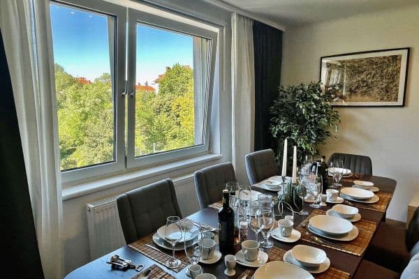 Prenájom bytu 5-izbový 101 m², Johann Nepomuk Berger Platz 4/10, Wien, Viedeň Prenájom bytu 5-izbový 101 m², Johann Nepomuk Berger Platz 4/10, Wien, Viedeň