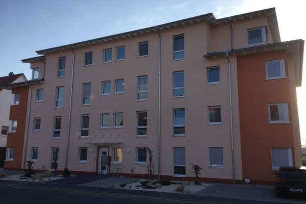 Prenájom bytu 2-izbový 76 m², Agilatrudstraße, Griesheim Prenájom bytu 2-izbový 76 m², Agilatrudstraße, Griesheim