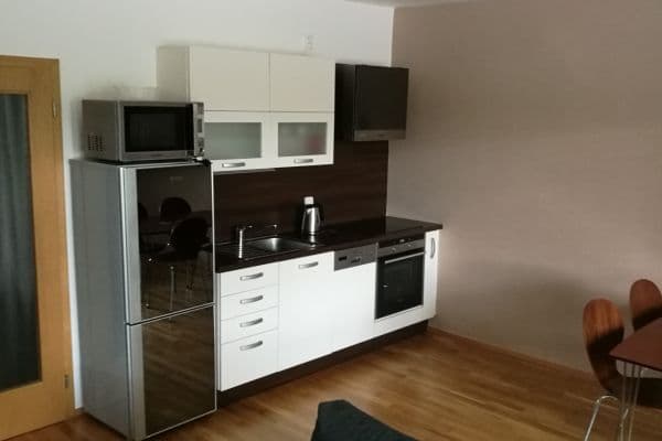 Prenájom bytu 1-izbový 42 m², Družstevní ochoz, Praha Prenájom bytu 1-izbový 42 m², Družstevní ochoz, Praha