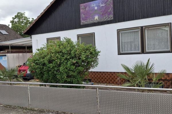 Predaj domu 142 m², pozemek 685 m², Hermann-Hesse-Straße 11, Linkenheim Hochstetten Predaj domu 142 m², pozemek 685 m², Hermann-Hesse-Straße 11, Linkenheim Hochstetten