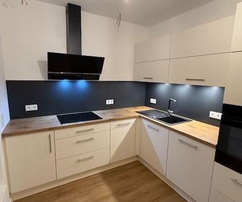 Prenájom bytu 3-izbový 119 m², Ringstraße, Hamburg, Hamburg Prenájom bytu 3-izbový 119 m², Ringstraße, Hamburg, Hamburg