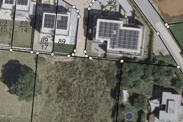 Predaj domu 141 m², pozemek 1.500 m², Hedesheimer Weg 18a, Stadecken-Elsheim Predaj domu 141 m², pozemek 1.500 m², Hedesheimer Weg 18a, Stadecken-Elsheim