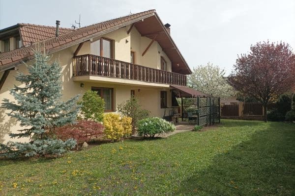 Prenájom domu 212 m², pozemek 1.000 m², Markvartická, Praha Prenájom domu 212 m², pozemek 1.000 m², Markvartická, Praha