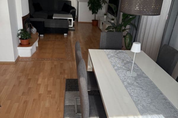 Predaj bytu 4-izbový 145 m², Kostelecká, Mratín Predaj bytu 4-izbový 145 m², Kostelecká, Mratín