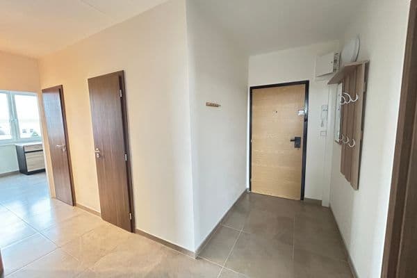 Prenájom bytu 4-izbový 84 m², Praha Prenájom bytu 4-izbový 84 m², Praha