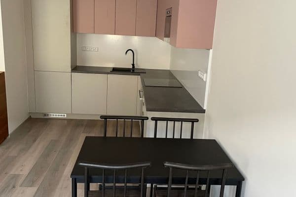 Prenájom bytu 2-izbový 65 m², Okružní, Beroun Prenájom bytu 2-izbový 65 m², Okružní, Beroun