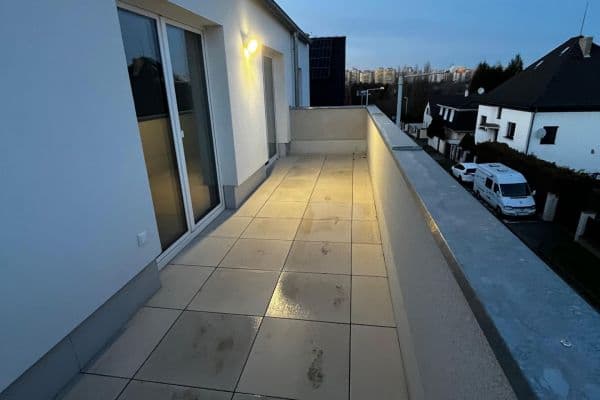 Prenájom bytu 5-izbový 141 m², Podohradská, Praha Prenájom bytu 5-izbový 141 m², Podohradská, Praha