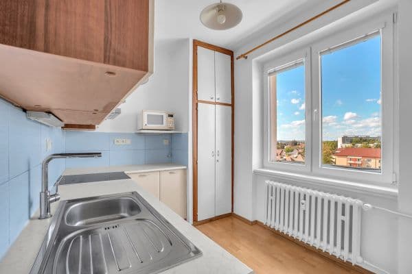 Prenájom bytu 2-izbový 51 m², třída SNP, Hradec Králové Prenájom bytu 2-izbový 51 m², třída SNP, Hradec Králové