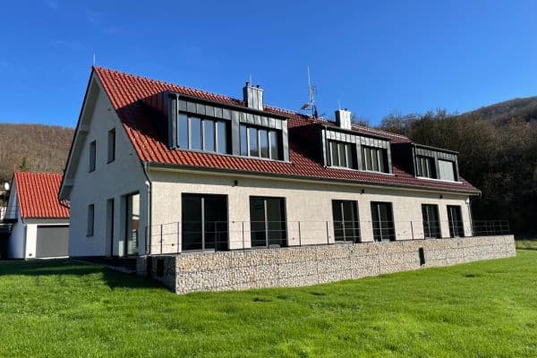 Predaj domu 116 m², pozemek 1.096 m², V Lukách, Beroun Predaj domu 116 m², pozemek 1.096 m², V Lukách, Beroun