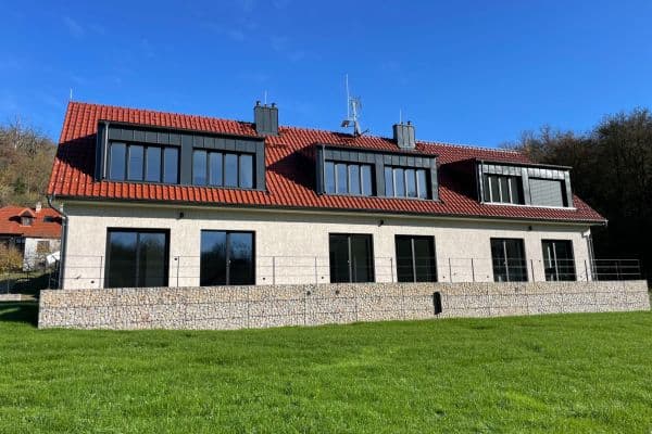 Predaj domu 111 m², pozemek 869 m², V Lukách, Beroun, Středočeský kraj Predaj domu 111 m², pozemek 869 m², V Lukách, Beroun, Středočeský kraj