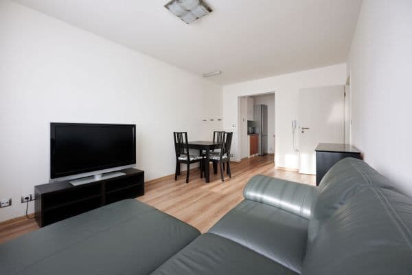 Prenájom bytu 2-izbový 43 m², Machuldova, Praha Prenájom bytu 2-izbový 43 m², Machuldova, Praha