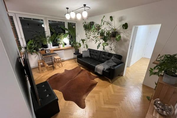 Prenájom bytu 3-izbový 60 m², Nekvasilova, Praha Prenájom bytu 3-izbový 60 m², Nekvasilova, Praha