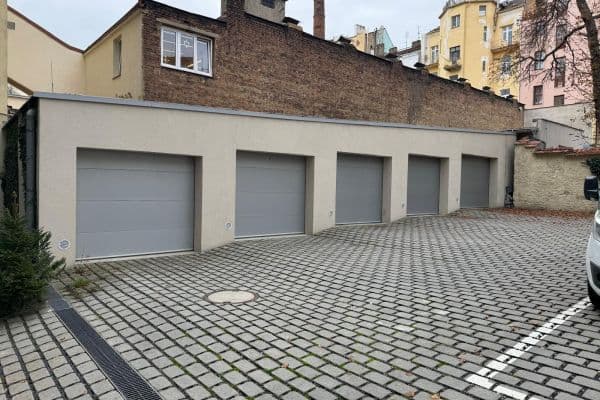 Prenájom garáže 15 m², Bořivojova, Praha Prenájom garáže 15 m², Bořivojova, Praha