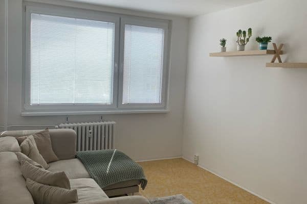 Prenájom bytu 2-izbový 42 m², Bazovského, Praha Prenájom bytu 2-izbový 42 m², Bazovského, Praha