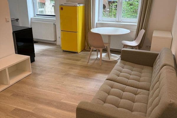 Prenájom bytu 2-izbový 42 m², Rauenthaler Str. 22, Wiesbaden, Hesensko Prenájom bytu 2-izbový 42 m², Rauenthaler Str. 22, Wiesbaden, Hesensko