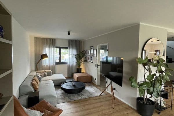 Prenájom bytu 4-izbový 142 m², Bad Vilbel Prenájom bytu 4-izbový 142 m², Bad Vilbel