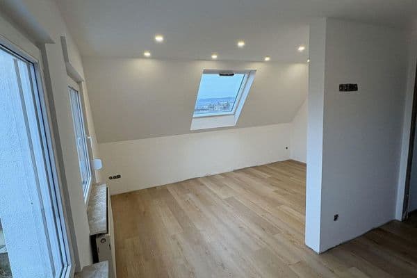 Prenájom bytu 3-izbový 100 m², Bad Mergentheim, Bádensko-Wurttembersko Prenájom bytu 3-izbový 100 m², Bad Mergentheim, Bádensko-Wurttembersko