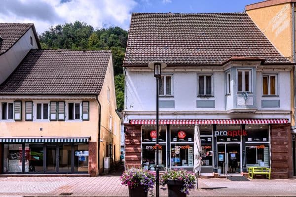 Predaj domu 208 m², pozemek 342 m², Hauptstraße 34 und 36, Schramberg Predaj domu 208 m², pozemek 342 m², Hauptstraße 34 und 36, Schramberg