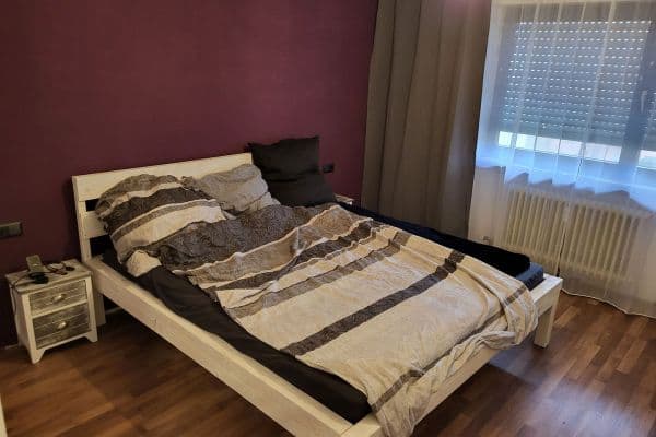 Prenájom bytu 3-izbový 80 m², Saarbrücken, Sársko Prenájom bytu 3-izbový 80 m², Saarbrücken, Sársko