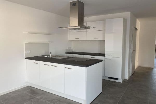 Prenájom bytu 5-izbový 134 m², Langendiebacher Str. 49, Erlensee Prenájom bytu 5-izbový 134 m², Langendiebacher Str. 49, Erlensee