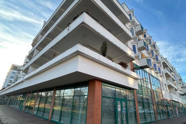 Prenájom bytu 2-izbový 120 m², Högerova, Praha Prenájom bytu 2-izbový 120 m², Högerova, Praha