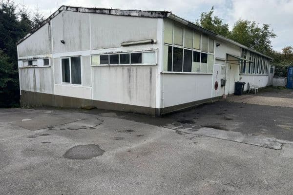 Predaj nebytového priestoru 600 m², Solingen Predaj nebytového priestoru 600 m², Solingen