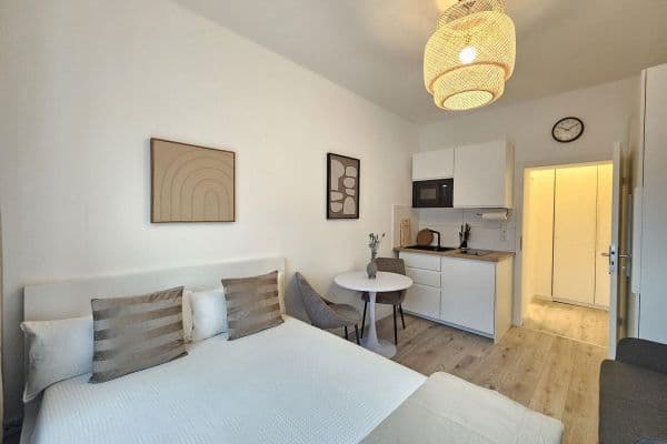 Prenájom bytu 1-izbový 20 m², Sonnenstr. 36a, Düsseldorf, Severné Porýnie - Westfálsko Prenájom bytu 1-izbový 20 m², Sonnenstr. 36a, Düsseldorf, Severné Porýnie - Westfálsko