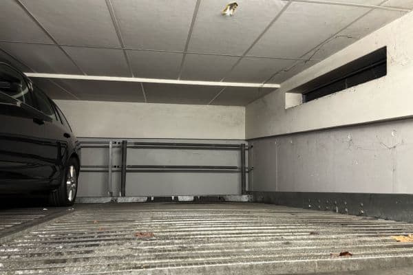 Prenájom garáže 12 m², Pod Nouzovem, Praha Prenájom garáže 12 m², Pod Nouzovem, Praha