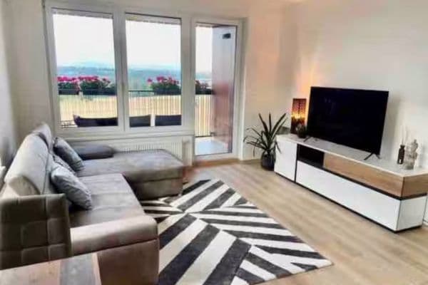 Prenájom bytu 2-izbový 68 m², Stočesova, Praha Prenájom bytu 2-izbový 68 m², Stočesova, Praha