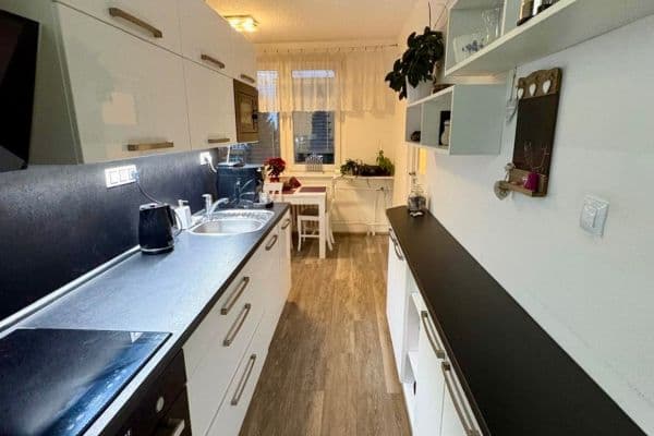 Prenájom bytu 3-izbový 74 m², Kyjevská, Třebíč, Kraj Vysočina Prenájom bytu 3-izbový 74 m², Kyjevská, Třebíč, Kraj Vysočina