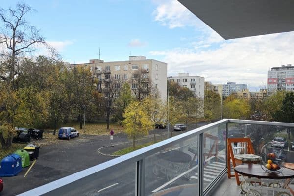Prenájom bytu 3-izbový 80 m², Choceradská, Praha Prenájom bytu 3-izbový 80 m², Choceradská, Praha