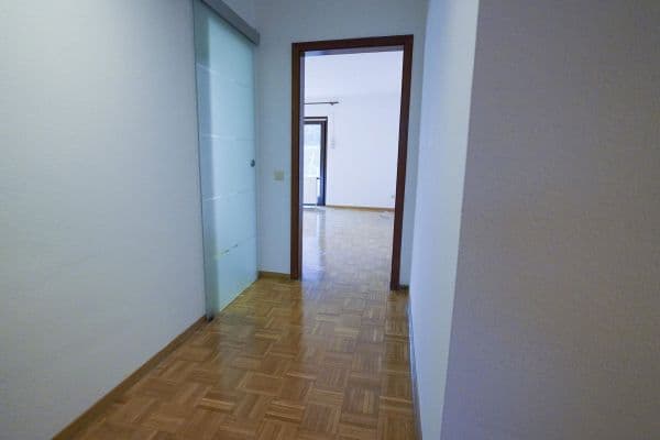 Predaj bytu 3-izbový 81 m², Reutlingen Predaj bytu 3-izbový 81 m², Reutlingen