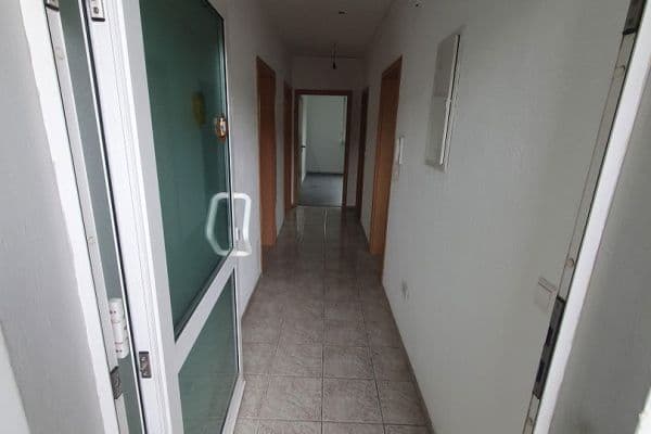 Prenájom bytu 4-izbový 104 m², Bahnhofstraße 98, Mühlacker Prenájom bytu 4-izbový 104 m², Bahnhofstraße 98, Mühlacker