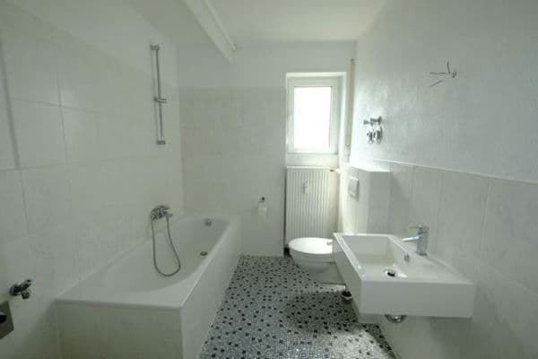 Prenájom bytu 4-izbový 100 m², Rodalben, Porýnie-Falcko Prenájom bytu 4-izbový 100 m², Rodalben, Porýnie-Falcko