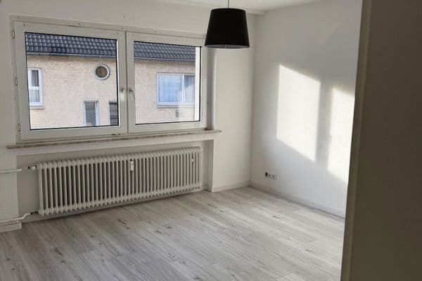 Prenájom bytu 3-izbový 71 m², Leimbacherstraße 50, Wuppertal, Severné Porýnie - Westfálsko Prenájom bytu 3-izbový 71 m², Leimbacherstraße 50, Wuppertal, Severné Porýnie - Westfálsko