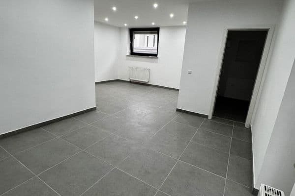 Prenájom bytu 3-izbový 110 m², Atzelbuckelstraße 5, Mannheim, Bádensko-Wurttembersko Prenájom bytu 3-izbový 110 m², Atzelbuckelstraße 5, Mannheim, Bádensko-Wurttembersko