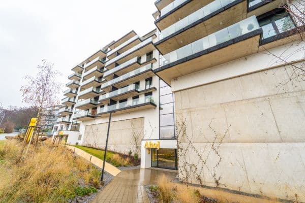 Prenájom bytu 2-izbový 53 m², Československého exilu, Praha Prenájom bytu 2-izbový 53 m², Československého exilu, Praha