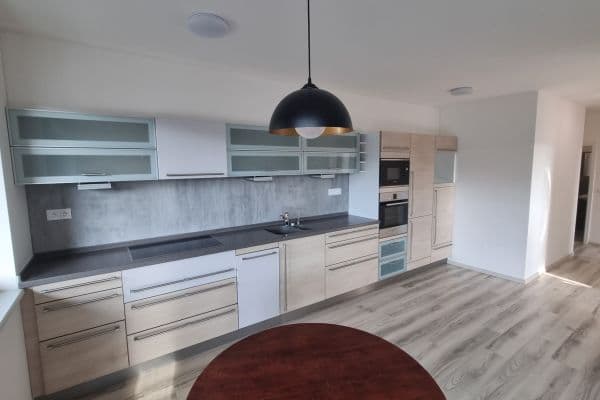 Prenájom bytu 3-izbový 77 m², Bratislava Prenájom bytu 3-izbový 77 m², Bratislava